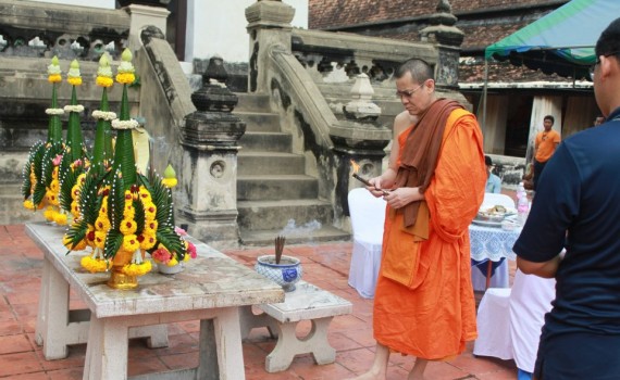 ทำบุญเลี้ยงพระ 100 รูป เนื่องในวันคล้ายวันเกิด ทำบุญเลี้ยงพระ 100 รูป เนื่องในวันคล้ายวันเกิด